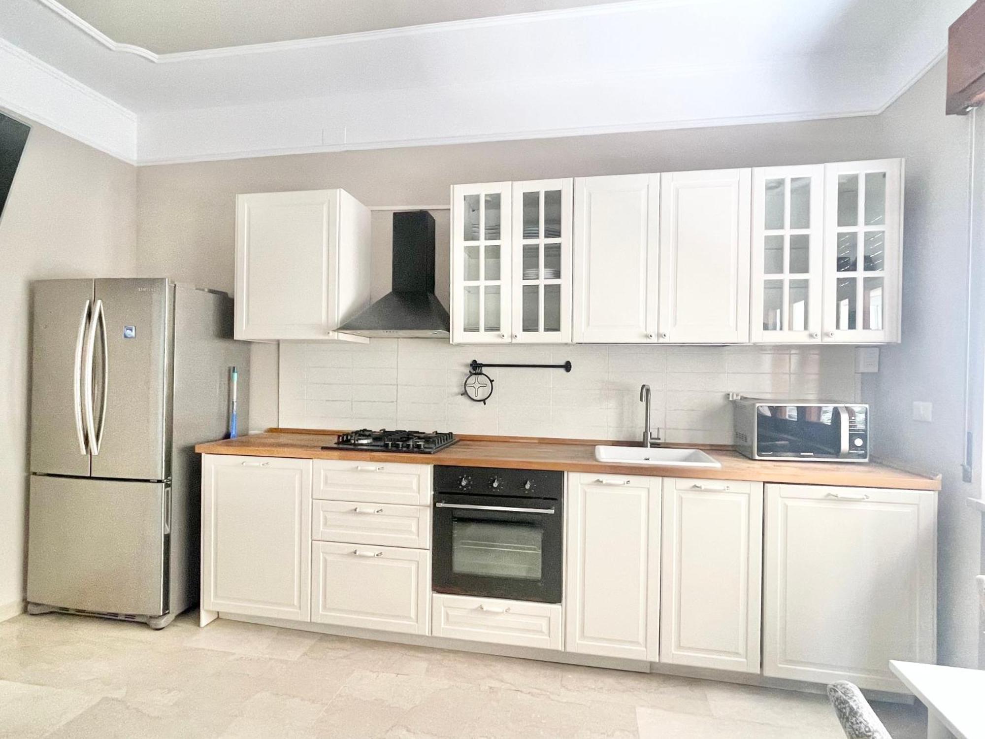 Regina Elena Apartments Пескара Екстер'єр фото